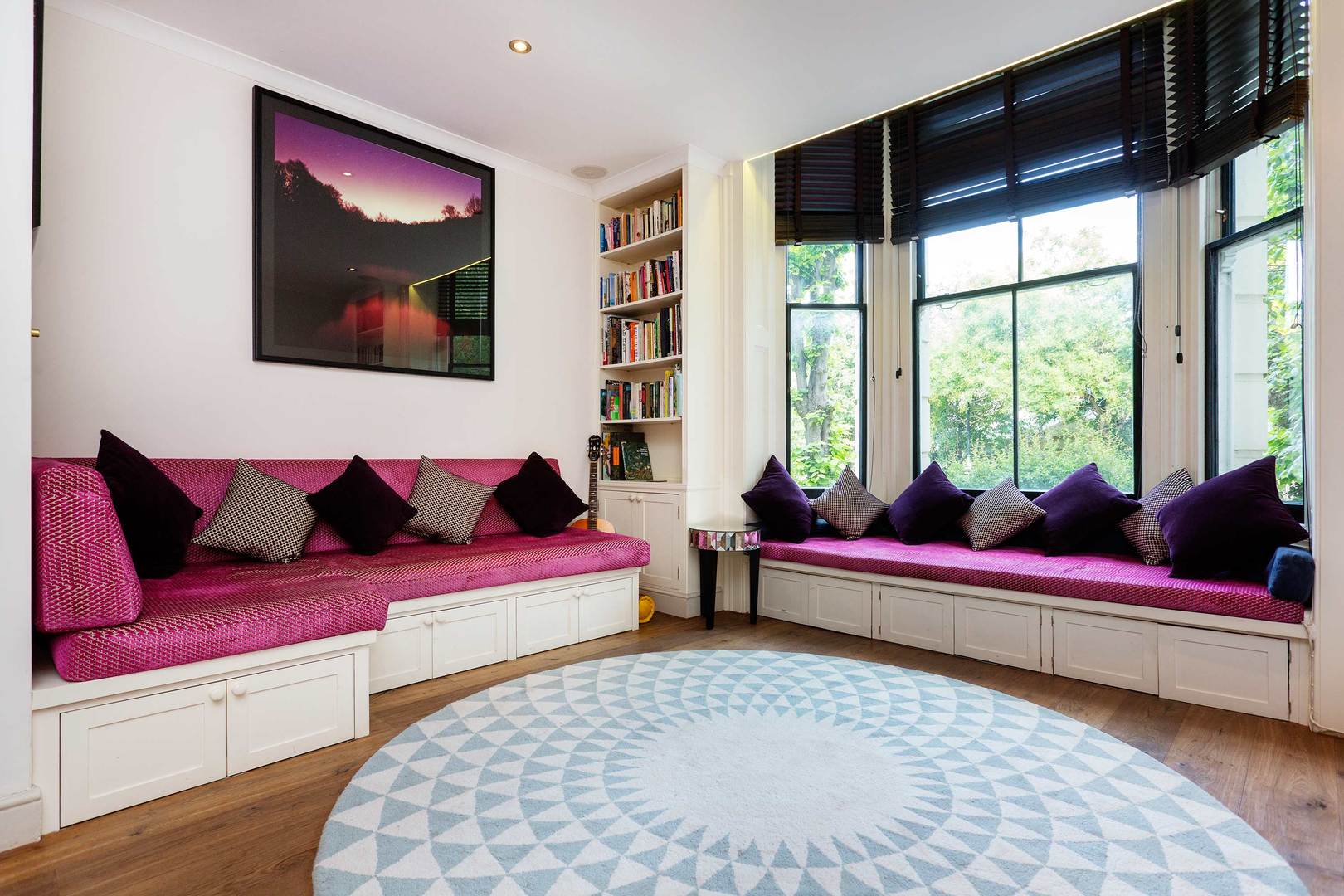 La Vie En Rose 2 Bed Short Let Vacation Rental In London Veeve