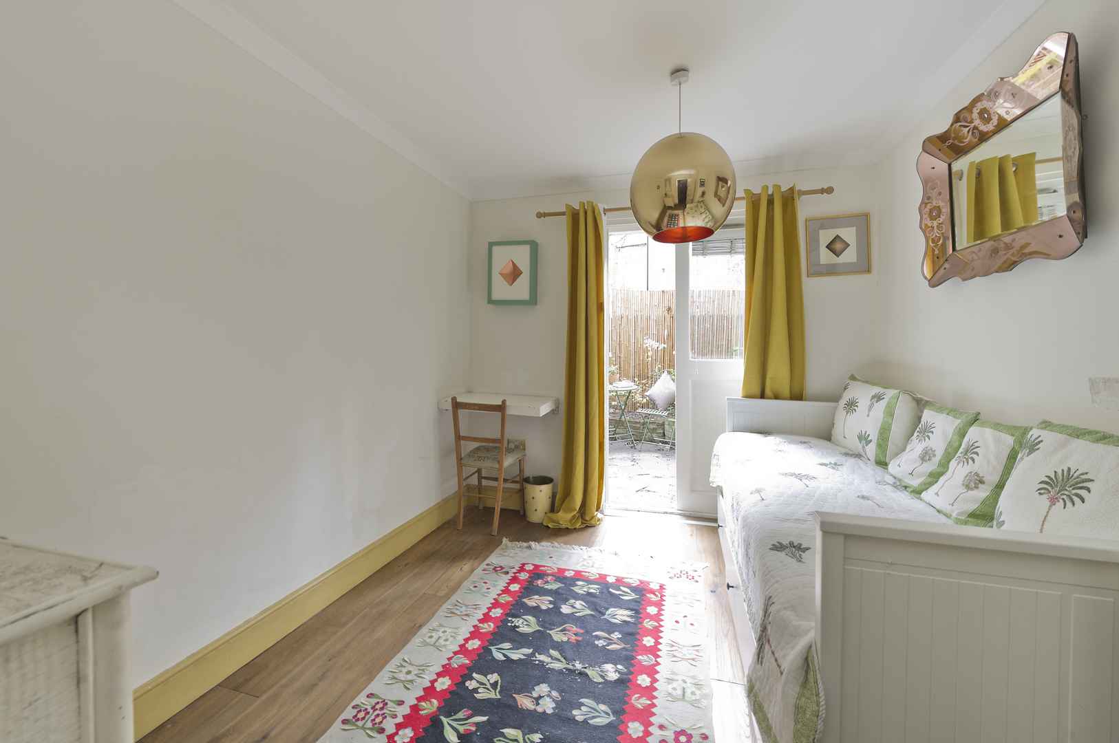 La Vie En Rose 2 Bed Short Let Vacation Rental In London Veeve