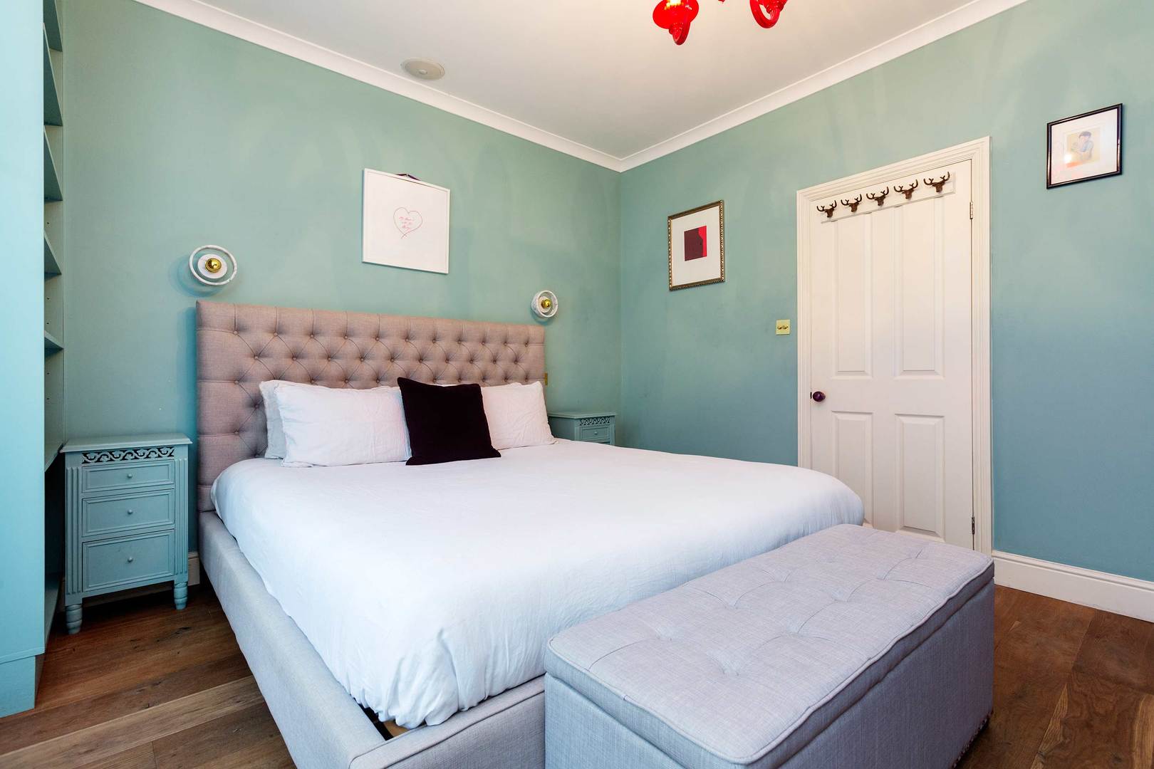 La Vie En Rose 2 Bed Short Let Vacation Rental In London Veeve