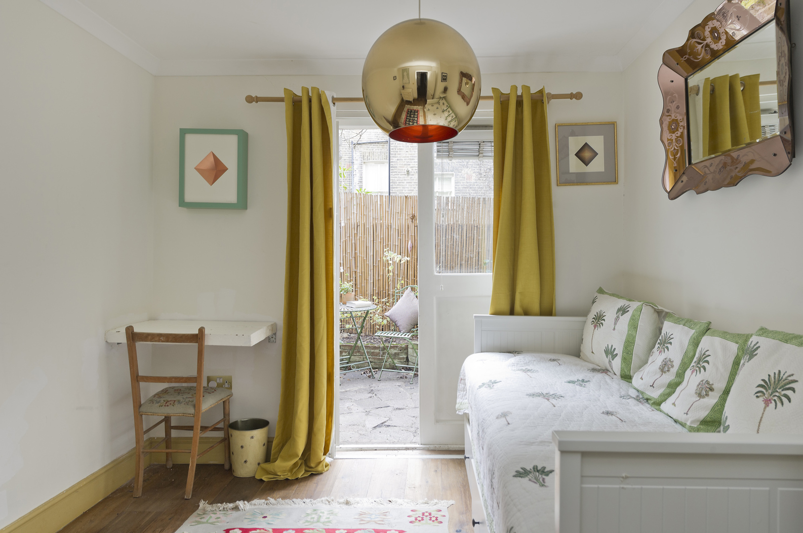 La Vie En Rose 2 Bed Short Let Vacation Rental In London Veeve