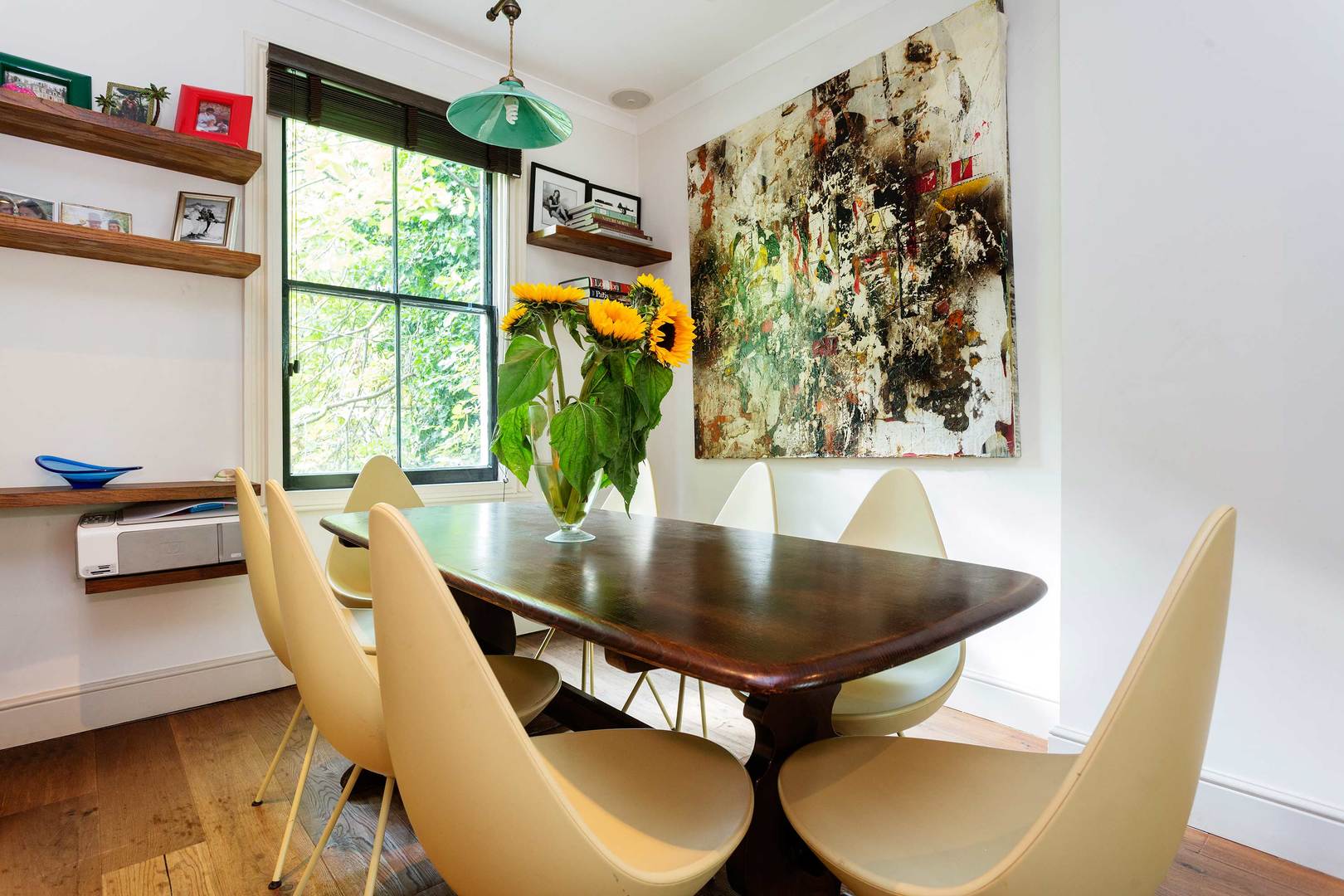 La Vie En Rose 2 Bed Short Let Vacation Rental In London Veeve