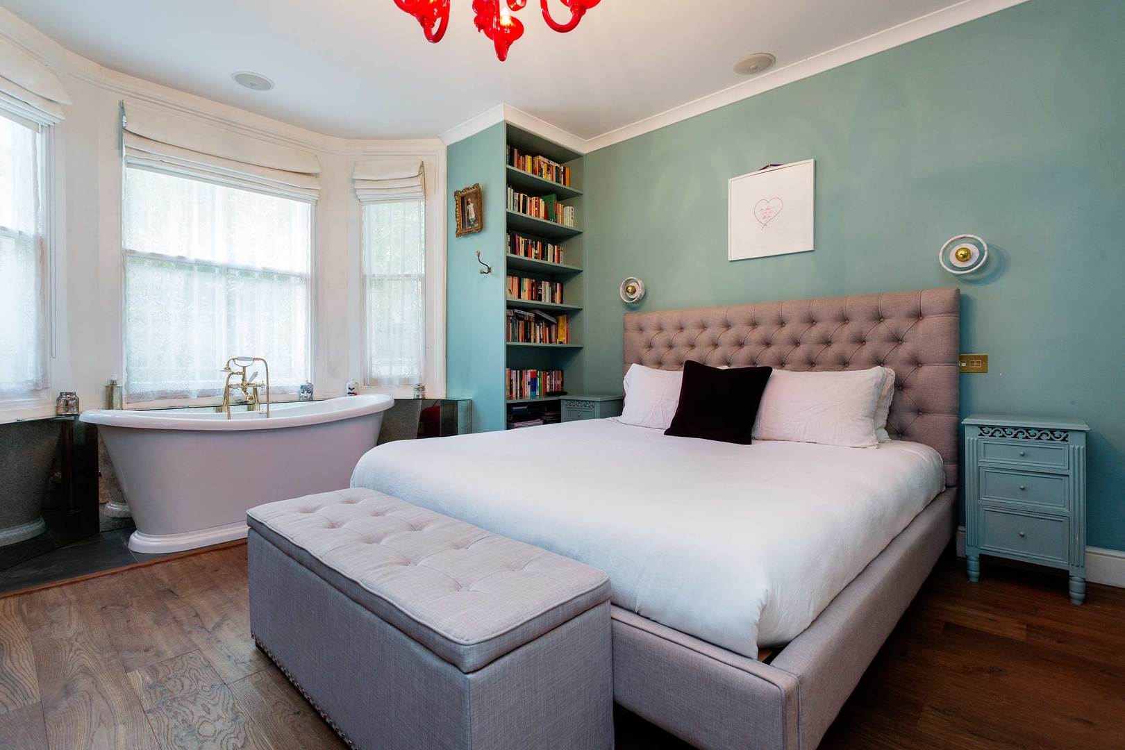 La Vie En Rose 2 Bed Short Let Vacation Rental In London Veeve