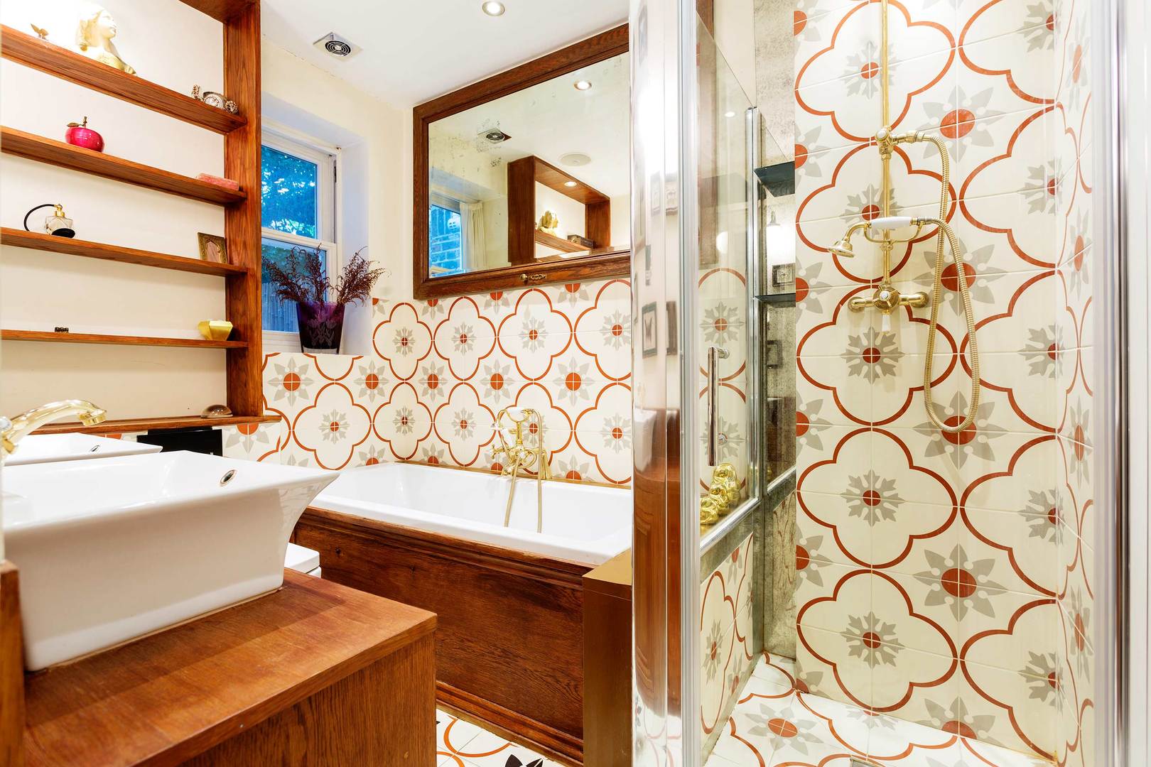 La Vie En Rose 2 Bed Short Let Vacation Rental In London Veeve